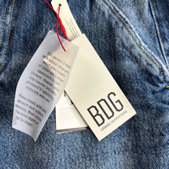 BDG Urban Outfitters NWT Women’s Medium Baggy Cargo Distressed Elastic Jeans - Picture 4 of 13